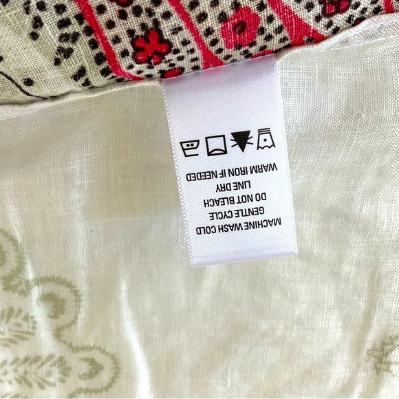 Nice and casual  100% linen top. - Picture 8 of 15